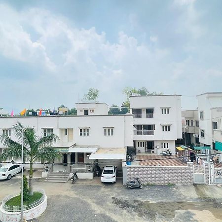 Hotel Rajdhani And Guest House Gujarat - Best Family Hotel In Halol Near Pavagadh And Halol Gidc Eksteriør bilde