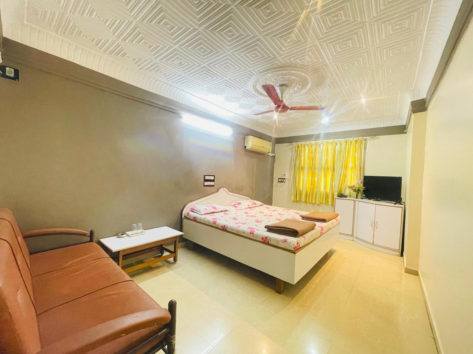 Hotel Rajdhani And Guest House Gujarat - Best Family Hotel In Halol Near Pavagadh And Halol Gidc Eksteriør bilde