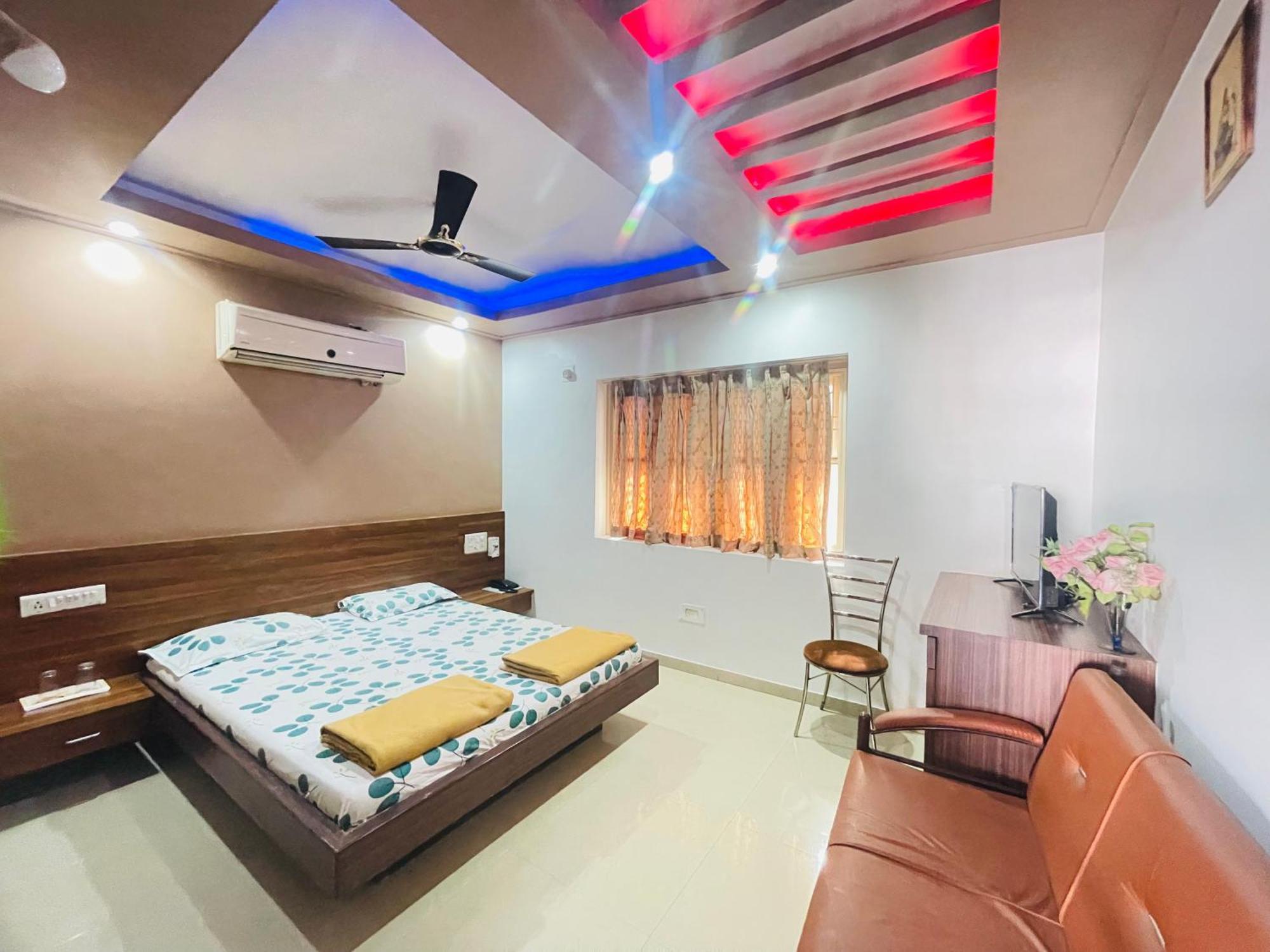 Hotel Rajdhani And Guest House Gujarat - Best Family Hotel In Halol Near Pavagadh And Halol Gidc Eksteriør bilde
